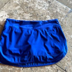 Lululemon Hotty Hot tennis skirt, size 8